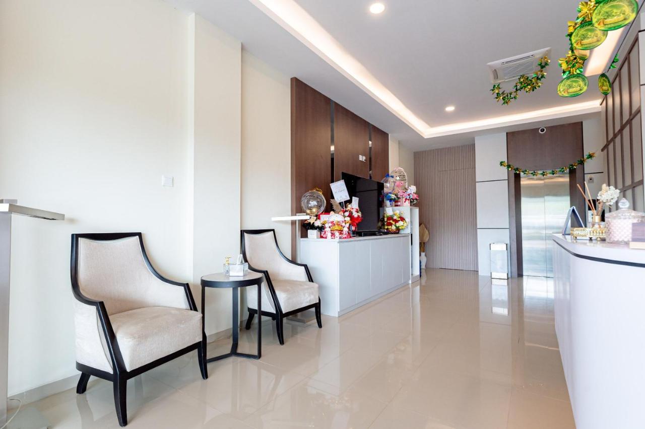 Reddoorz Plus At Komplek Abc Batu Aji Batam Kubuk Exteriör bild
